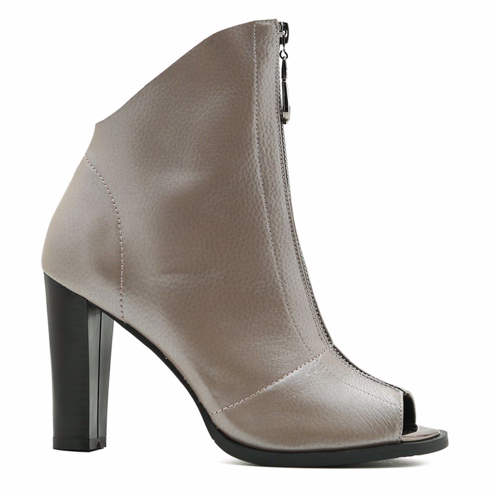 Ботинки весенние на каблуке, Бежевый
Ботинки весенние на каблуке, Бежевый