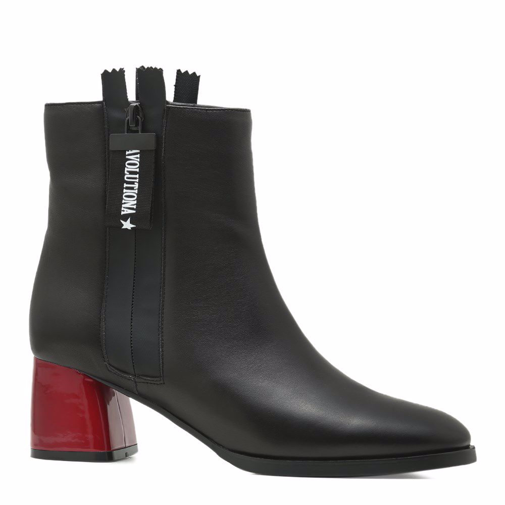 Ботинки осенние на каблуке, Чорний
Ботинки осенние на каблуке, Чорний