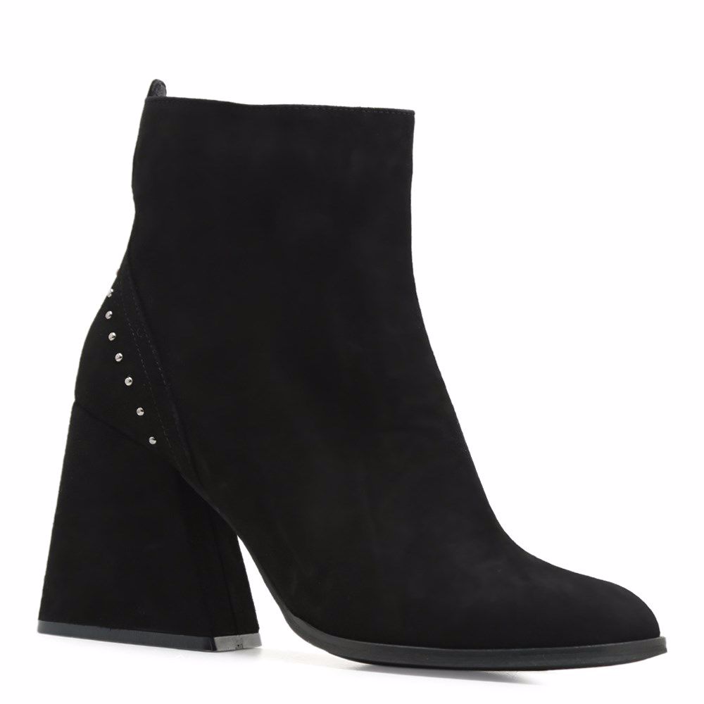 Ботинки осенние на каблуке, Черный
Ботинки осенние на каблуке, Черный