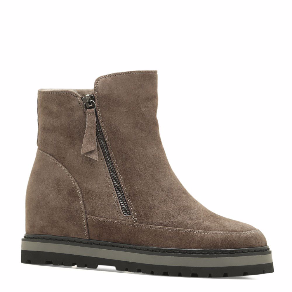 Ботинки зимние на танкетке, Серый
Ботинки зимние на танкетке, Серый