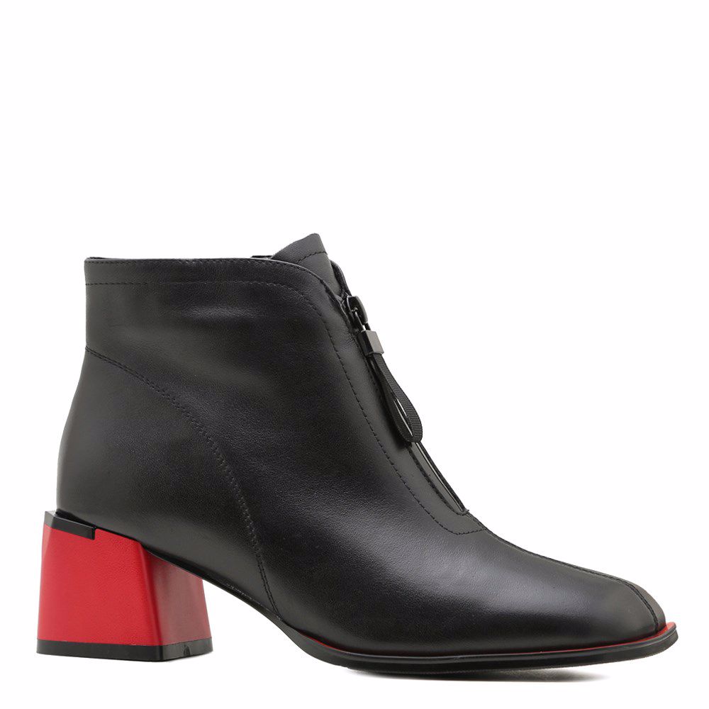 Ботинки осенние на каблуке, Черный
Ботинки осенние на каблуке, Черный