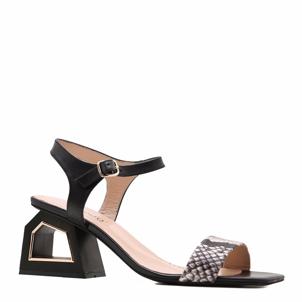 Босоніжки на підборах, Чорний
Босоніжки на підборах, Чорний