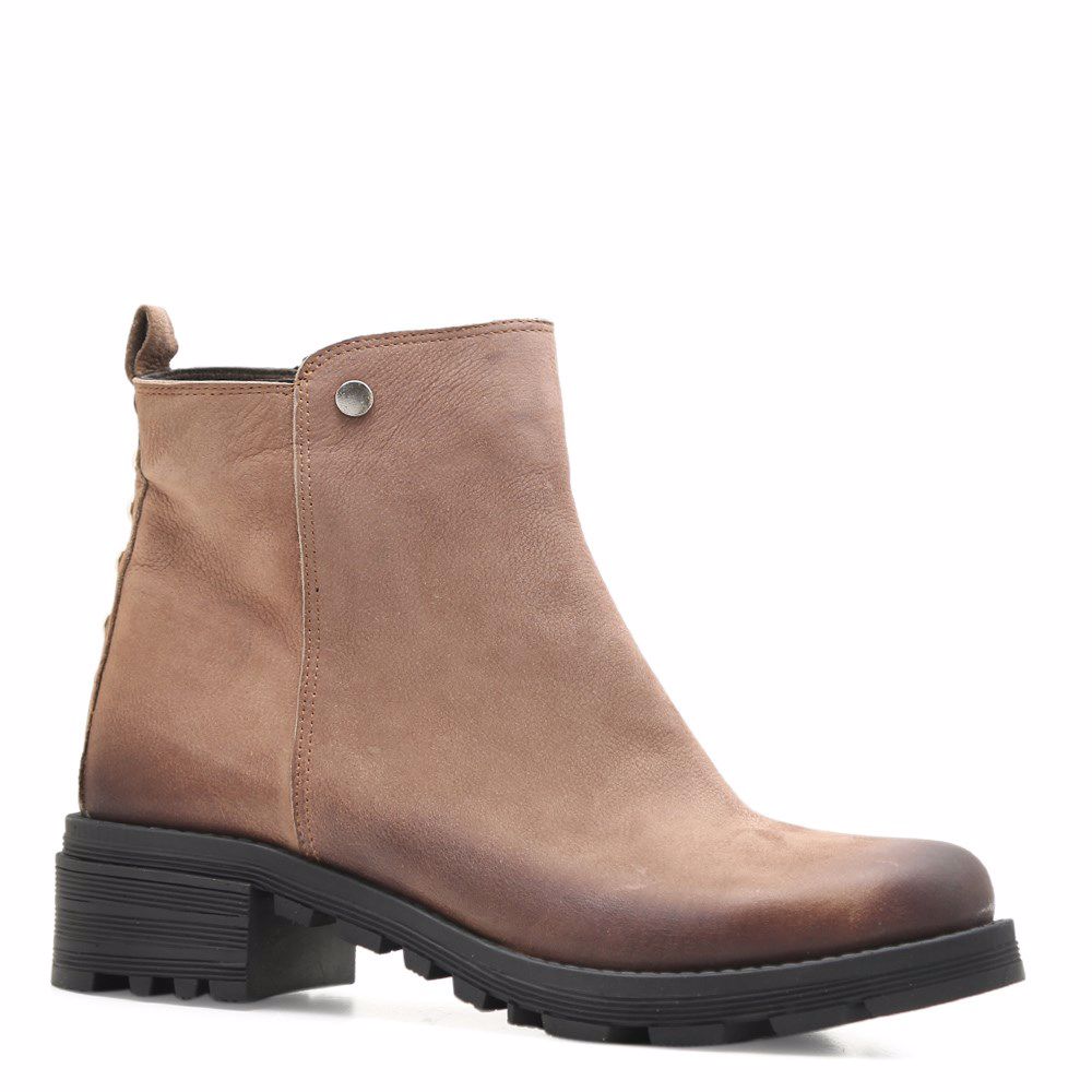 Ботинки осенние на низком ходу
Ботинки осенние на низком ходу