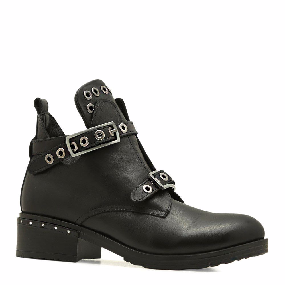 Ботинки осенние на низком ходу
Ботинки осенние на низком ходу