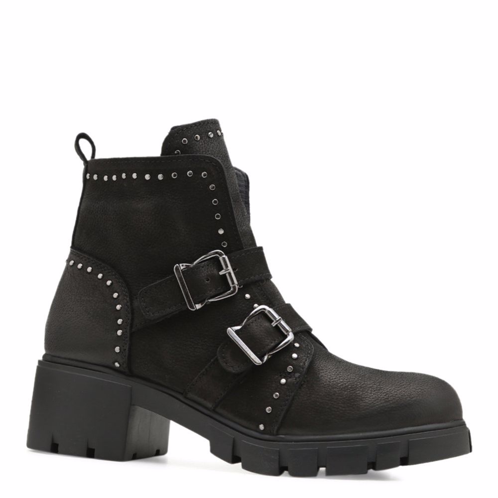 Ботинки зимние на каблуке, Черный
Ботинки зимние на каблуке, Черный