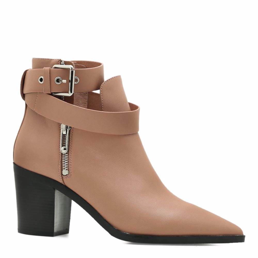 Ботинки весенние на каблуке
Ботинки весенние на каблуке