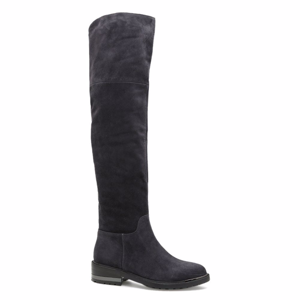 Ботфорты осенние на низком ходу
Ботфорты осенние на низком ходу