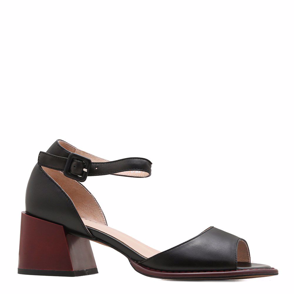 Босоножки на каблуке, Чорний
Босоножки на каблуке, Чорний