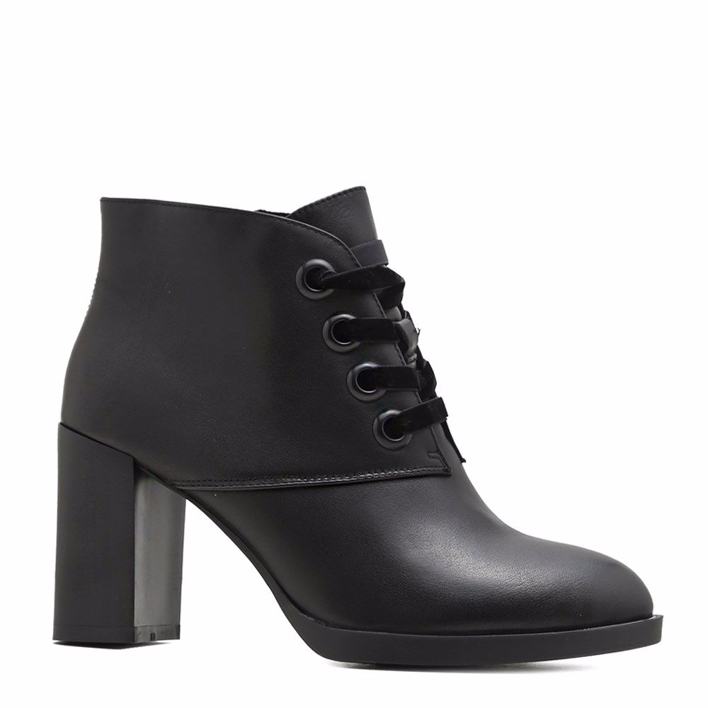 Ботинки осенние на каблуке, Черный
Ботинки осенние на каблуке, Черный