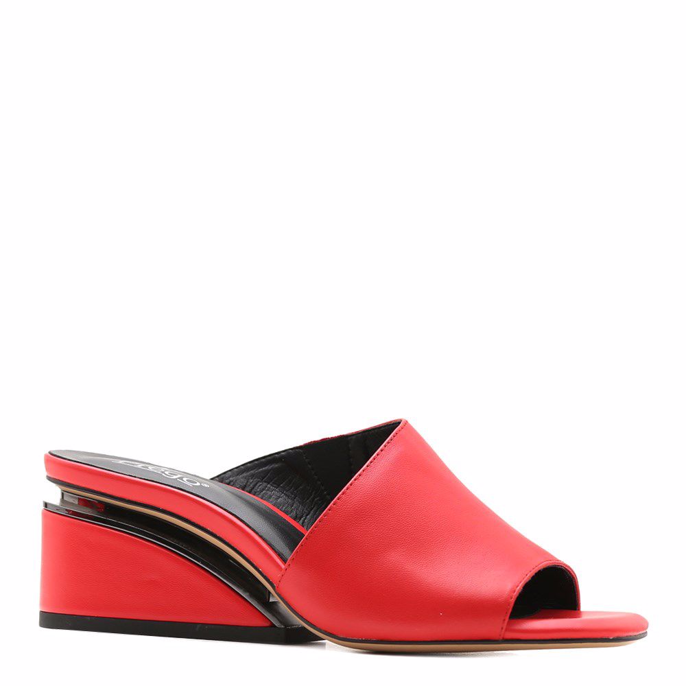 Шльопанці на танкетці, Червоний
Шльопанці на танкетці, Червоний