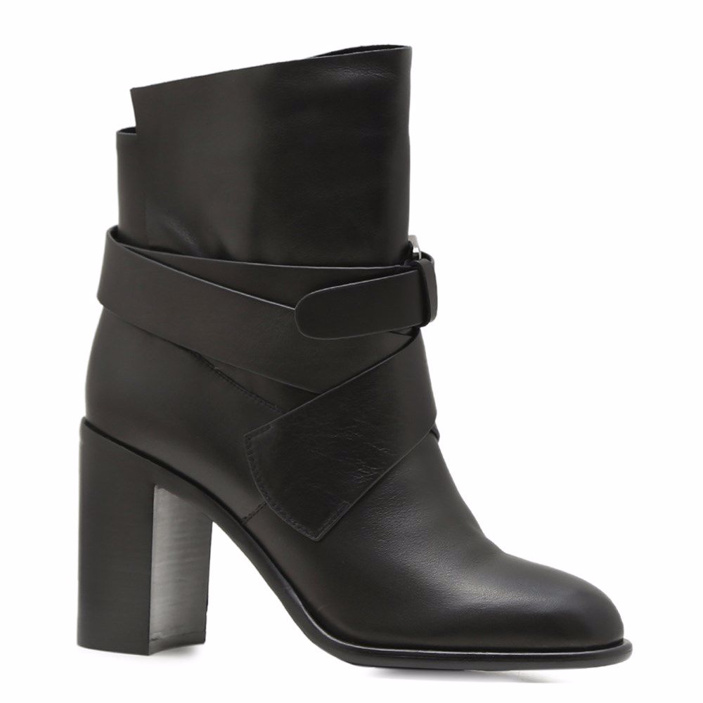 Ботинки осенние на каблуке, Черный
Ботинки осенние на каблуке, Черный