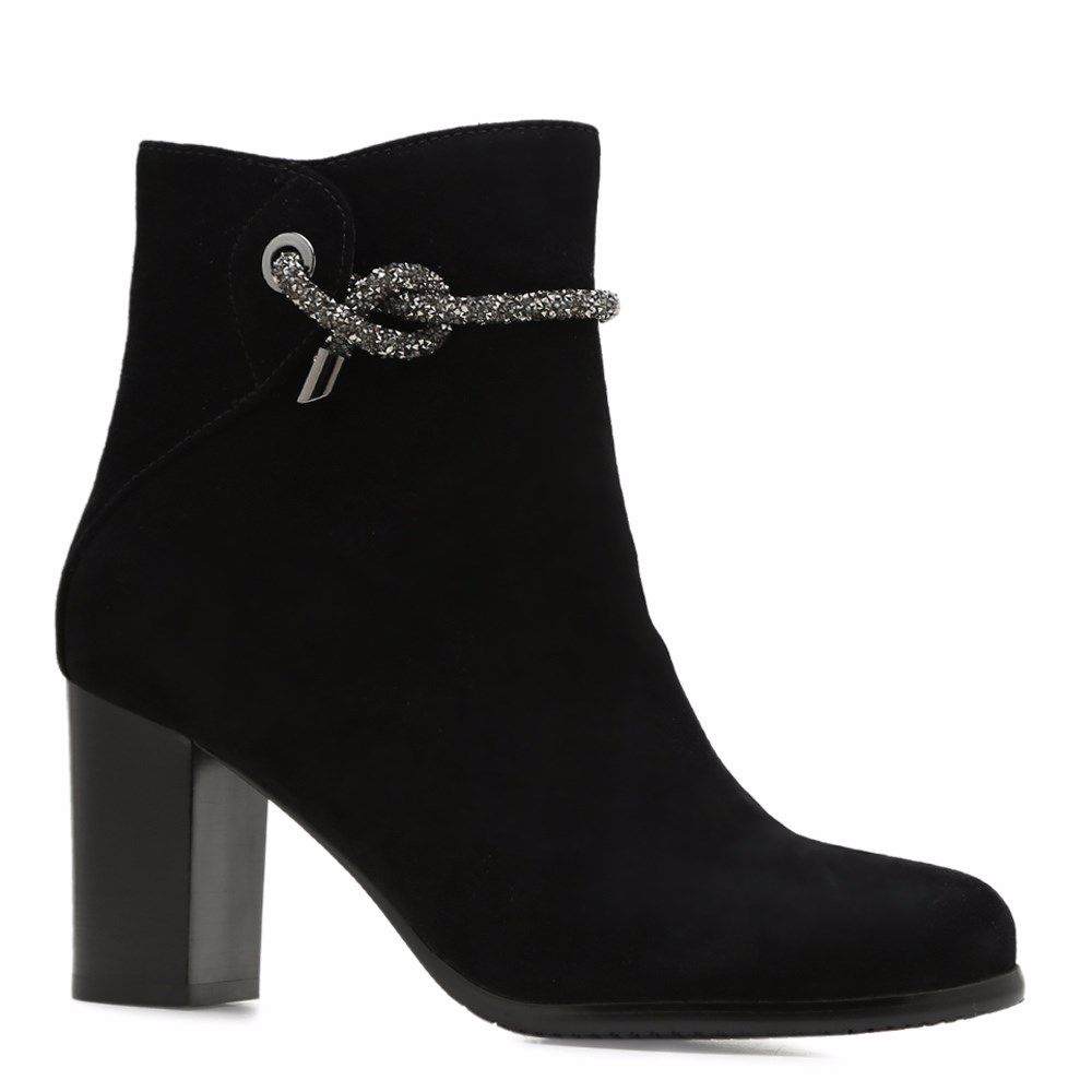 Ботинки осенние на каблуке, Черный
Ботинки осенние на каблуке, Черный