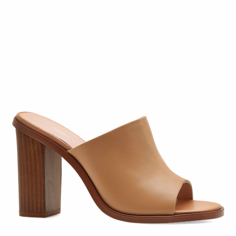 Шлепанцы на каблуке, Бежевый
Шлепанцы на каблуке, Бежевый