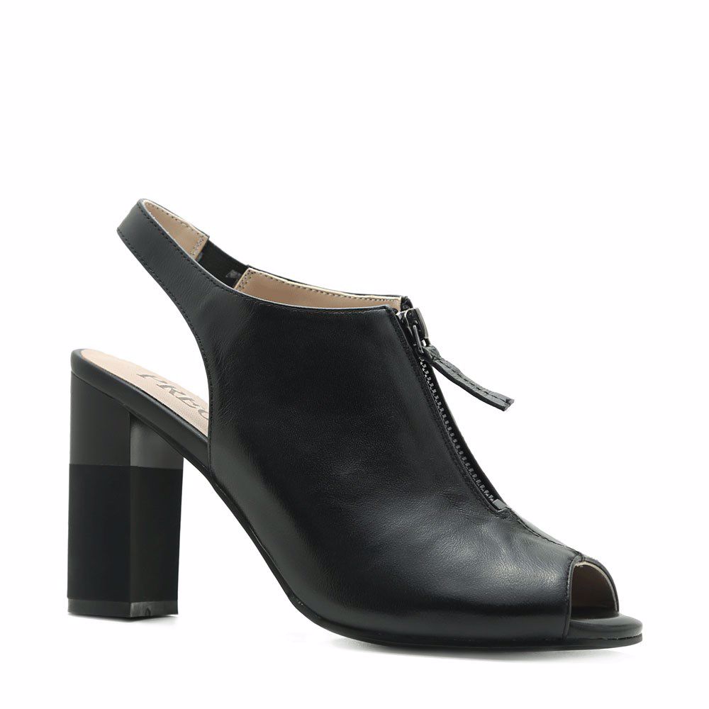 Босоножки на каблуке, Черный
Босоножки на каблуке, Черный