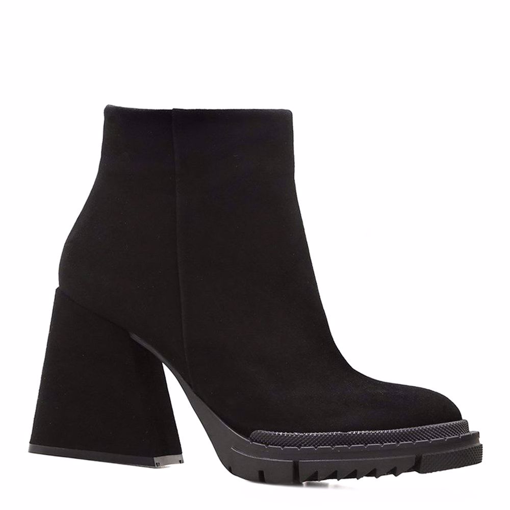 Ботинки осенние на каблуке, Чорний
Ботинки осенние на каблуке, Чорний