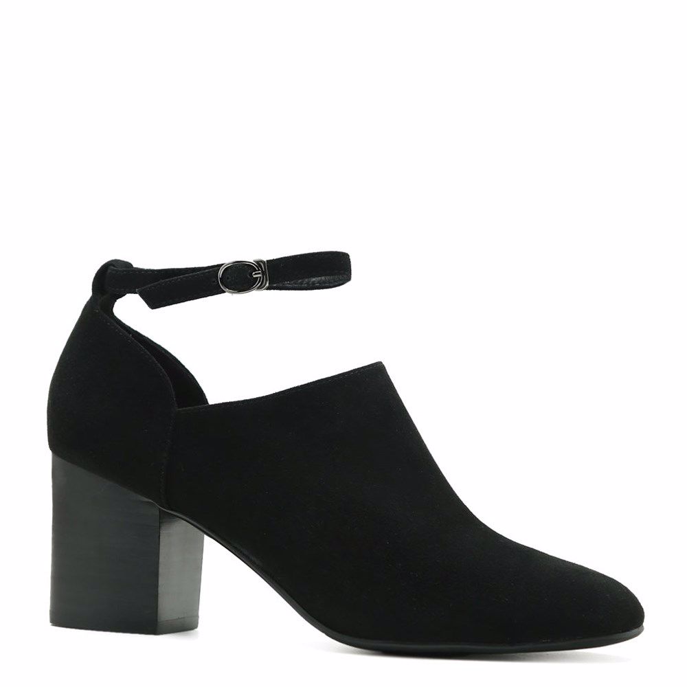 Туфли на каблуке
Туфли на каблуке