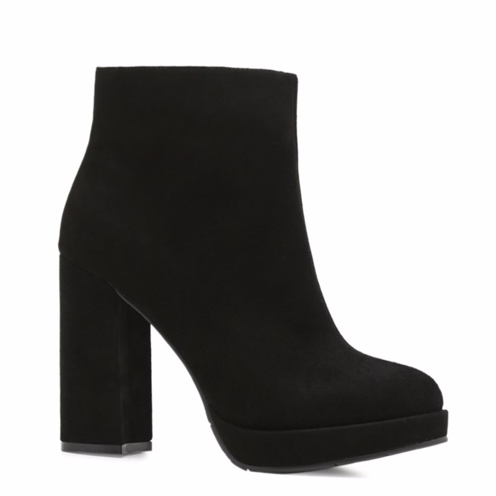 Ботинки зимние на каблуке
Ботинки зимние на каблуке