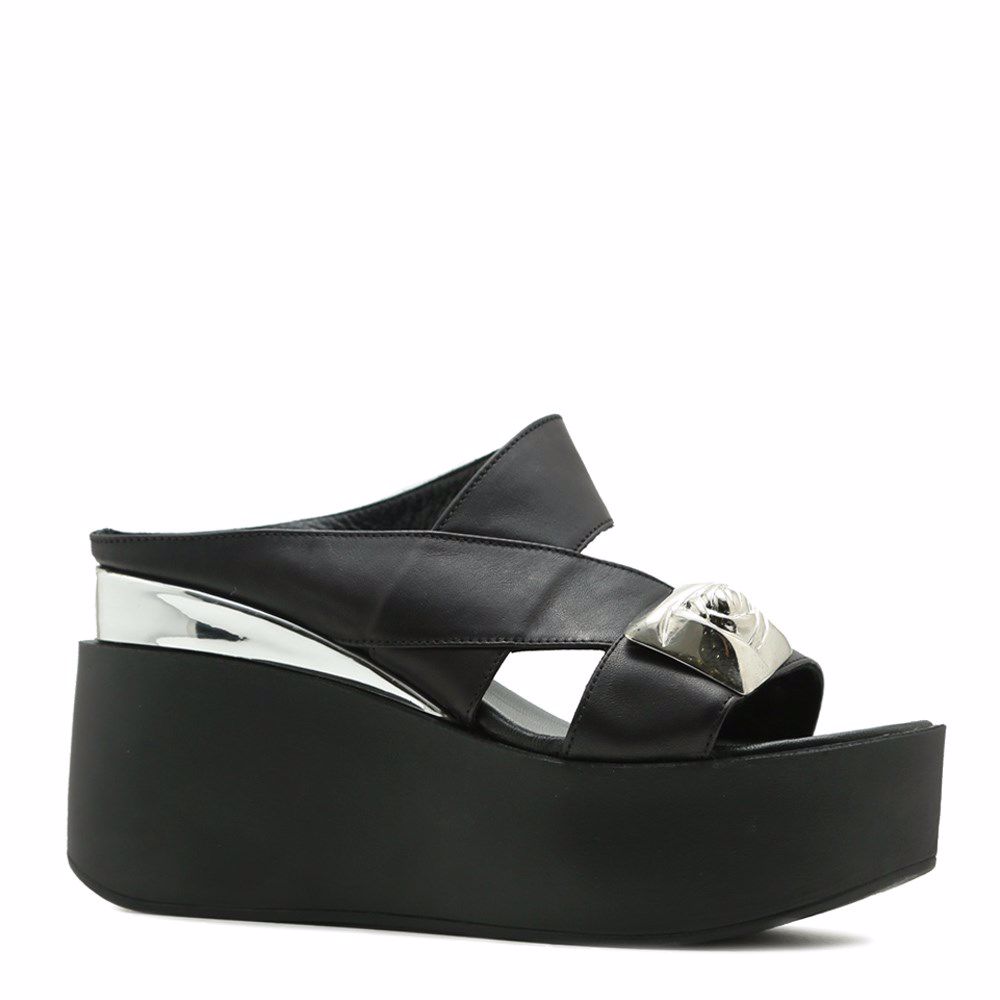 Шлепанцы на платформе, Черный
Шлепанцы на платформе, Черный