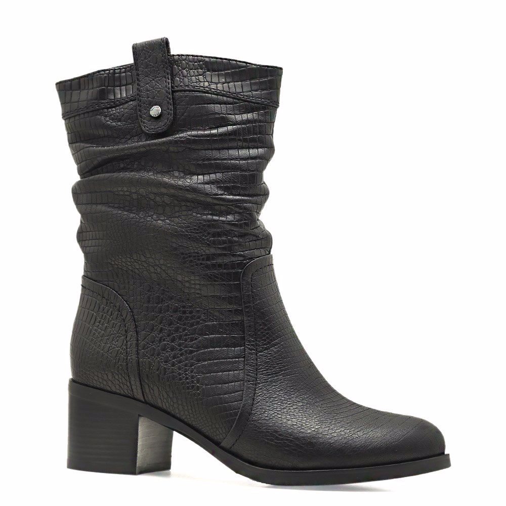 Ботинки зимние на каблуке, Черный
Ботинки зимние на каблуке, Черный