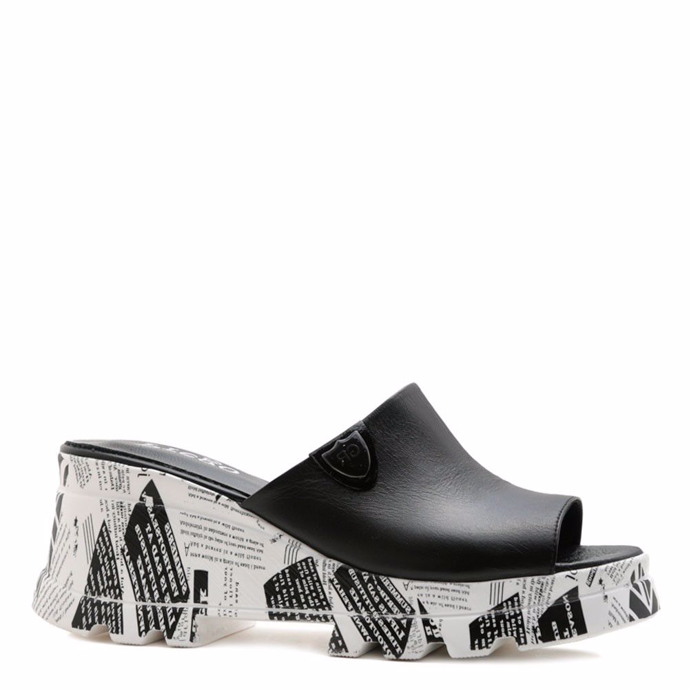 Шльопанці на танкетці prego, Чорний
Шльопанці на танкетці prego, Чорний