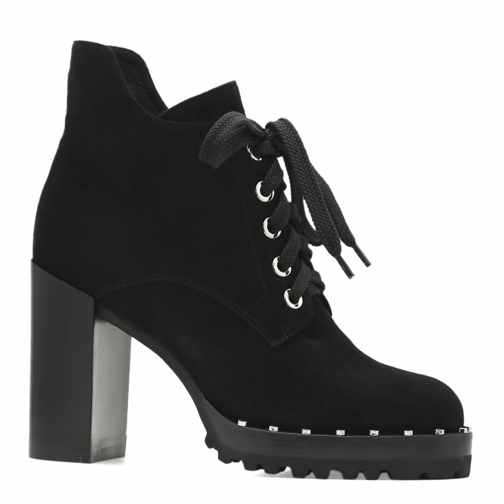 Ботинки осенние на каблуке
Ботинки осенние на каблуке