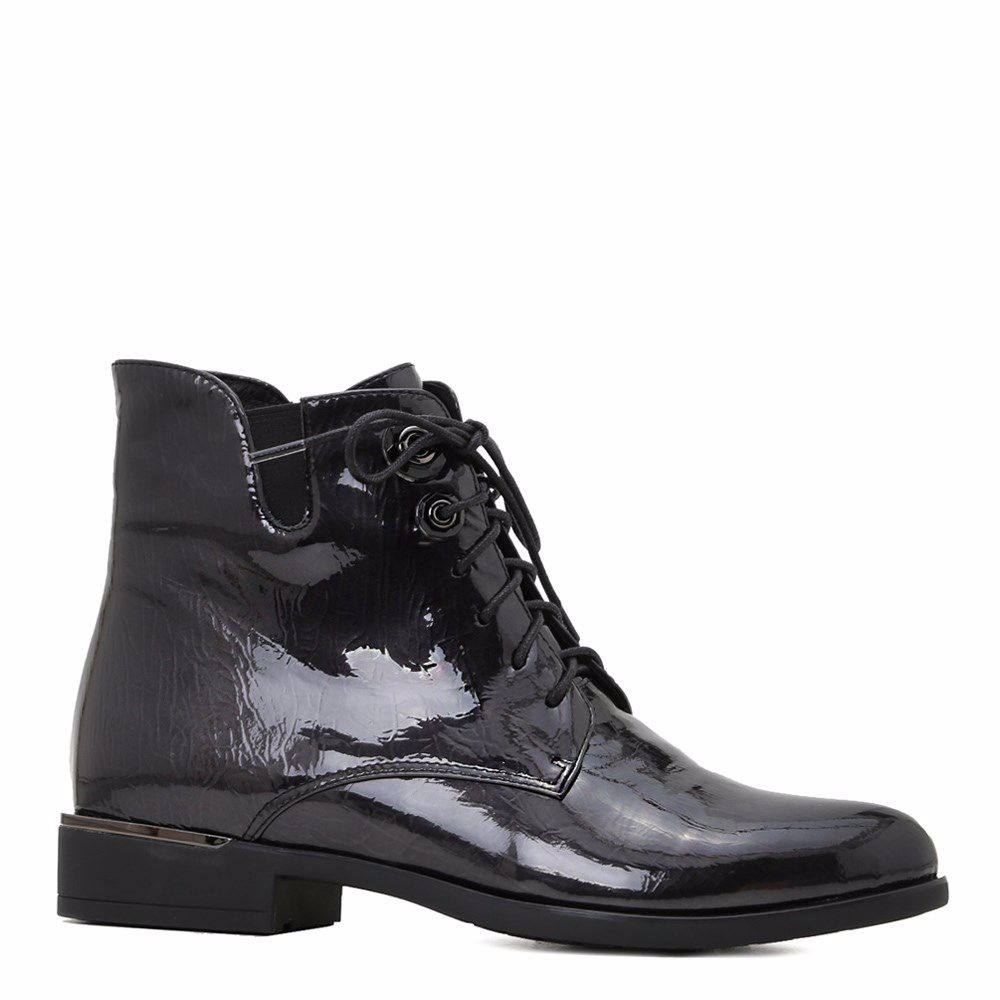 Ботинки осенние на низком ходу
Ботинки осенние на низком ходу