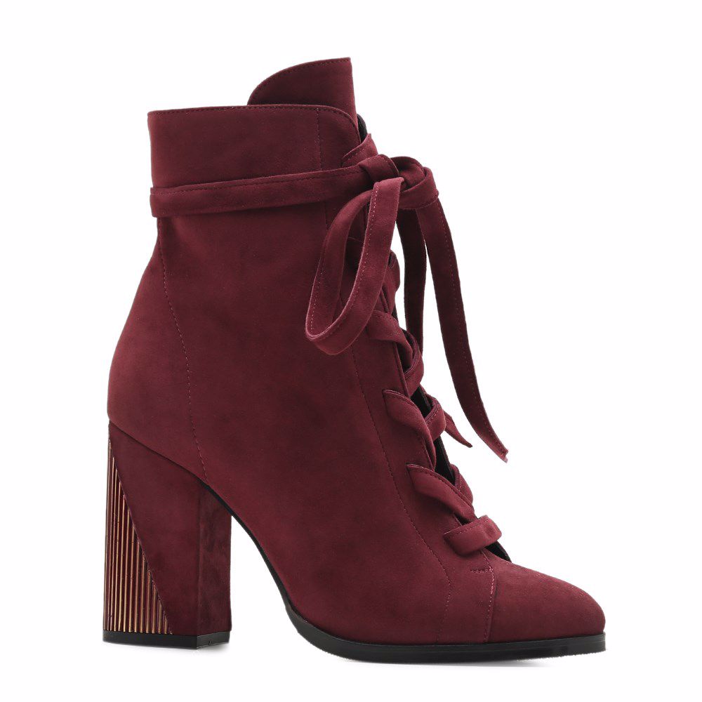 Ботинки осенние на каблуке 
Ботинки осенние на каблуке