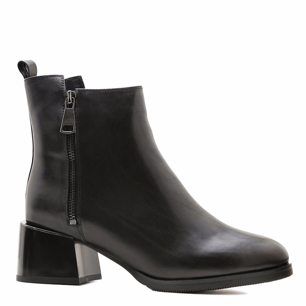 Ботинки зимние на каблуке, Чорний
Ботинки зимние на каблуке, Чорний