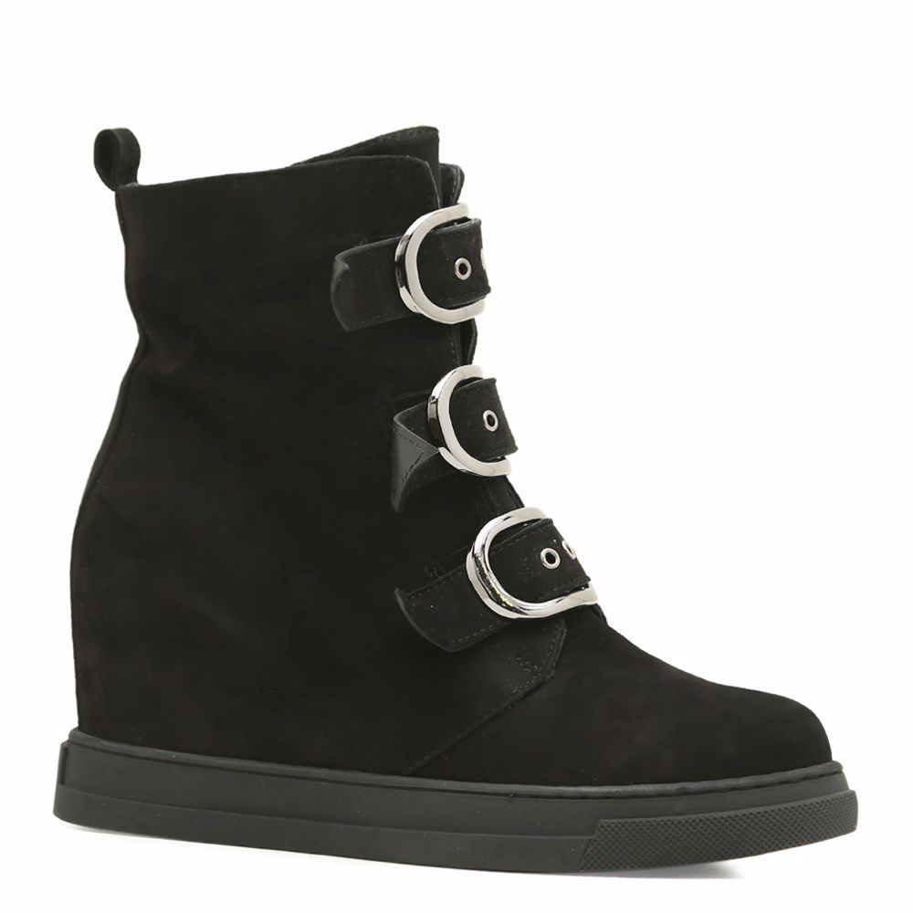 Ботинки зимние на танкетке, Черный
Ботинки зимние на танкетке, Черный