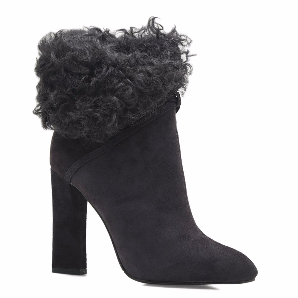 Ботинки зимние на каблуке, Серый
Ботинки зимние на каблуке, Серый