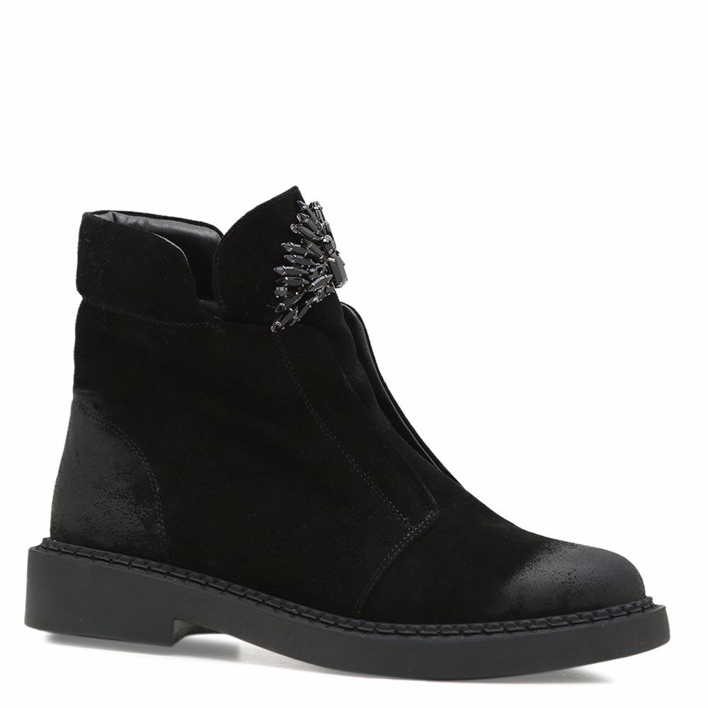 Ботинки осенние на низком ходу
Ботинки осенние на низком ходу