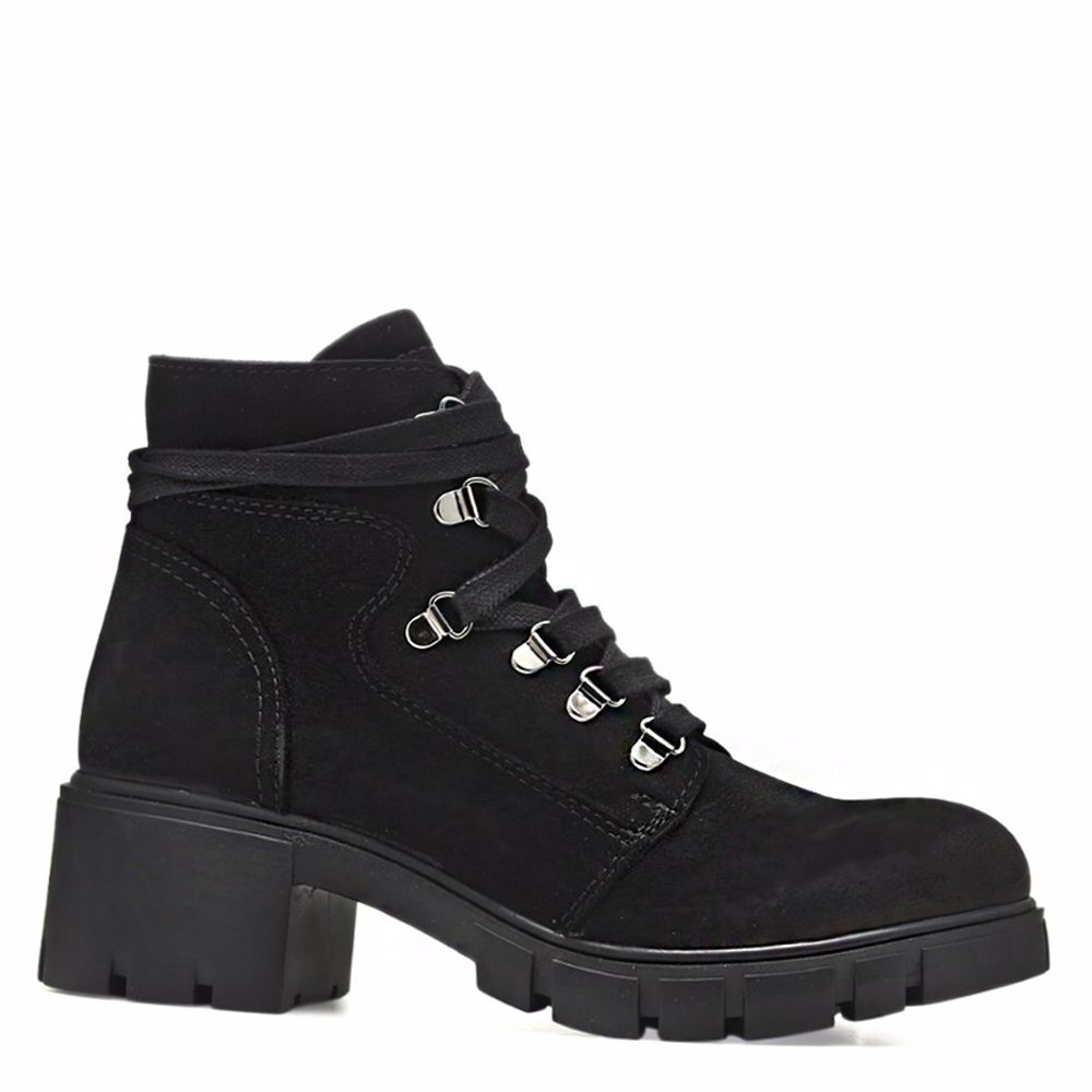 Ботинки зимние на каблуке, Черный
Ботинки зимние на каблуке, Черный