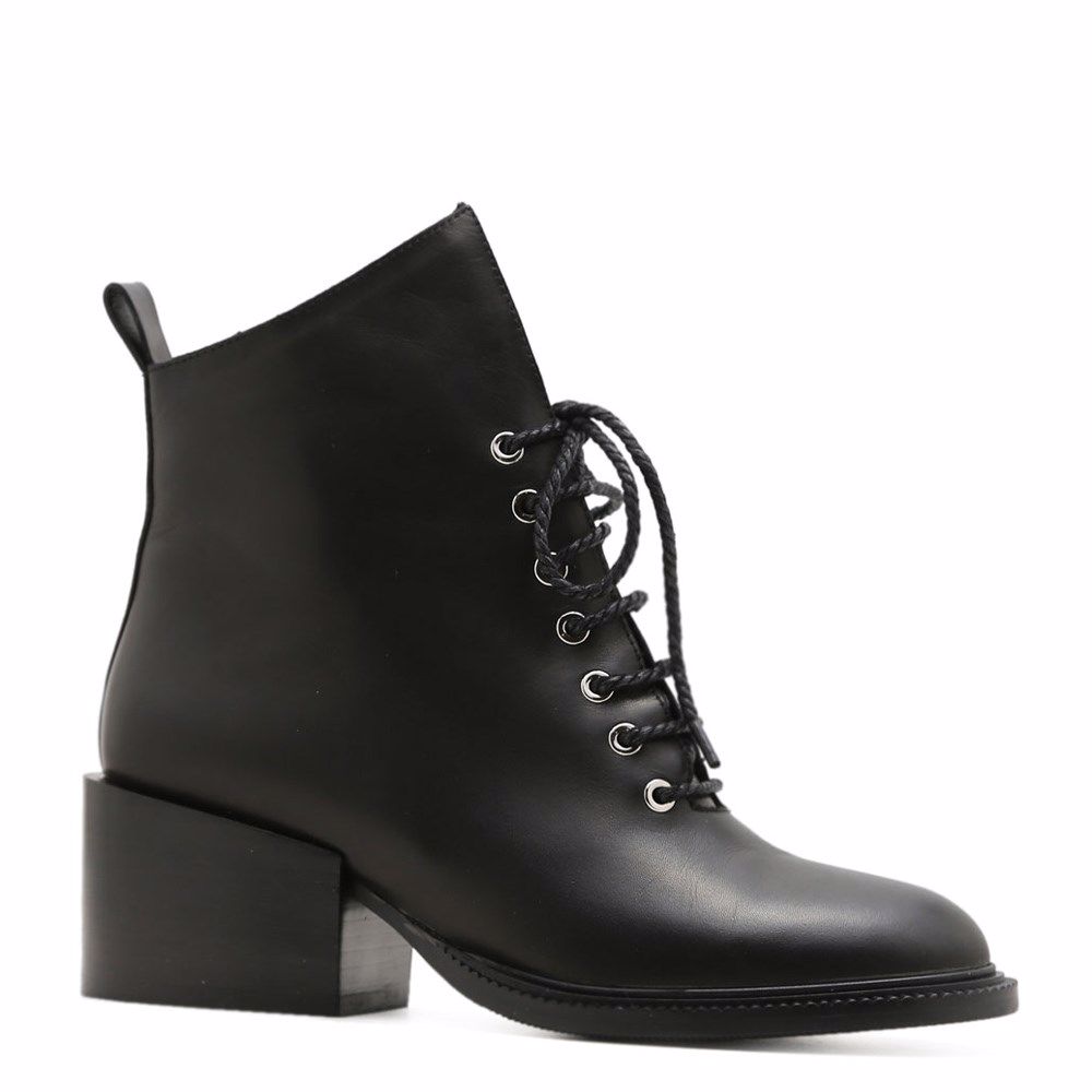 Ботинки осенние на каблуке, Черный
Ботинки осенние на каблуке, Черный