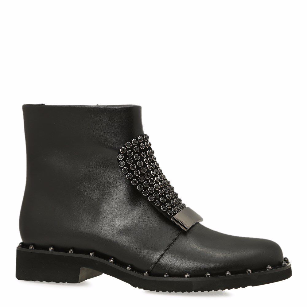 Ботинки весенние на низком ходу
Ботинки весенние на низком ходу