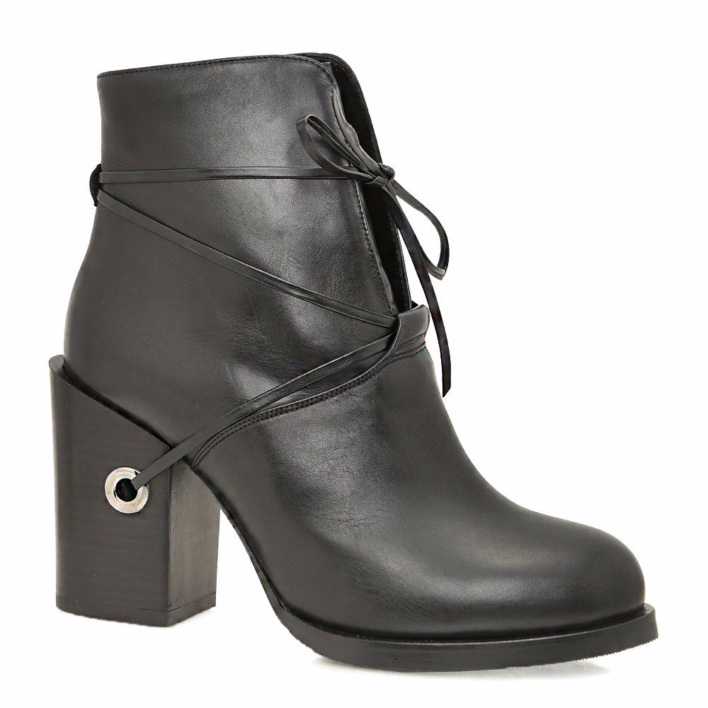 Ботинки зимние на каблуке, Черный 
Ботинки зимние на каблуке, Черный